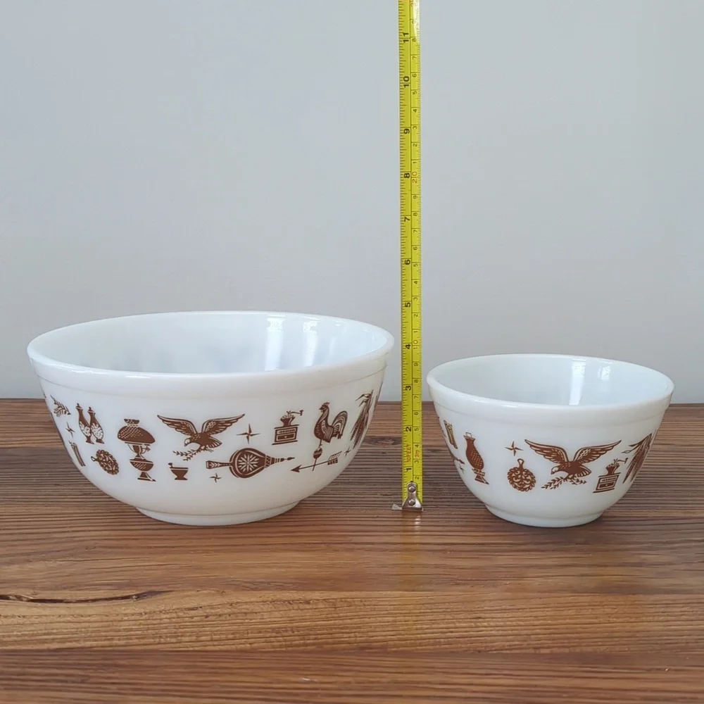 Vintage Pyrex Early American Mixing Bowl Set (2) 2.5 Qt #403 & 1.5 Pt #401 - Picture 11 of 13